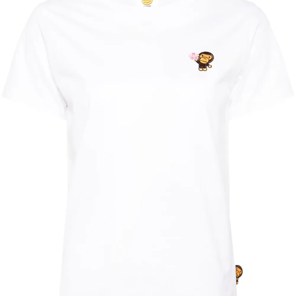 Футболка с вышитым логотипом