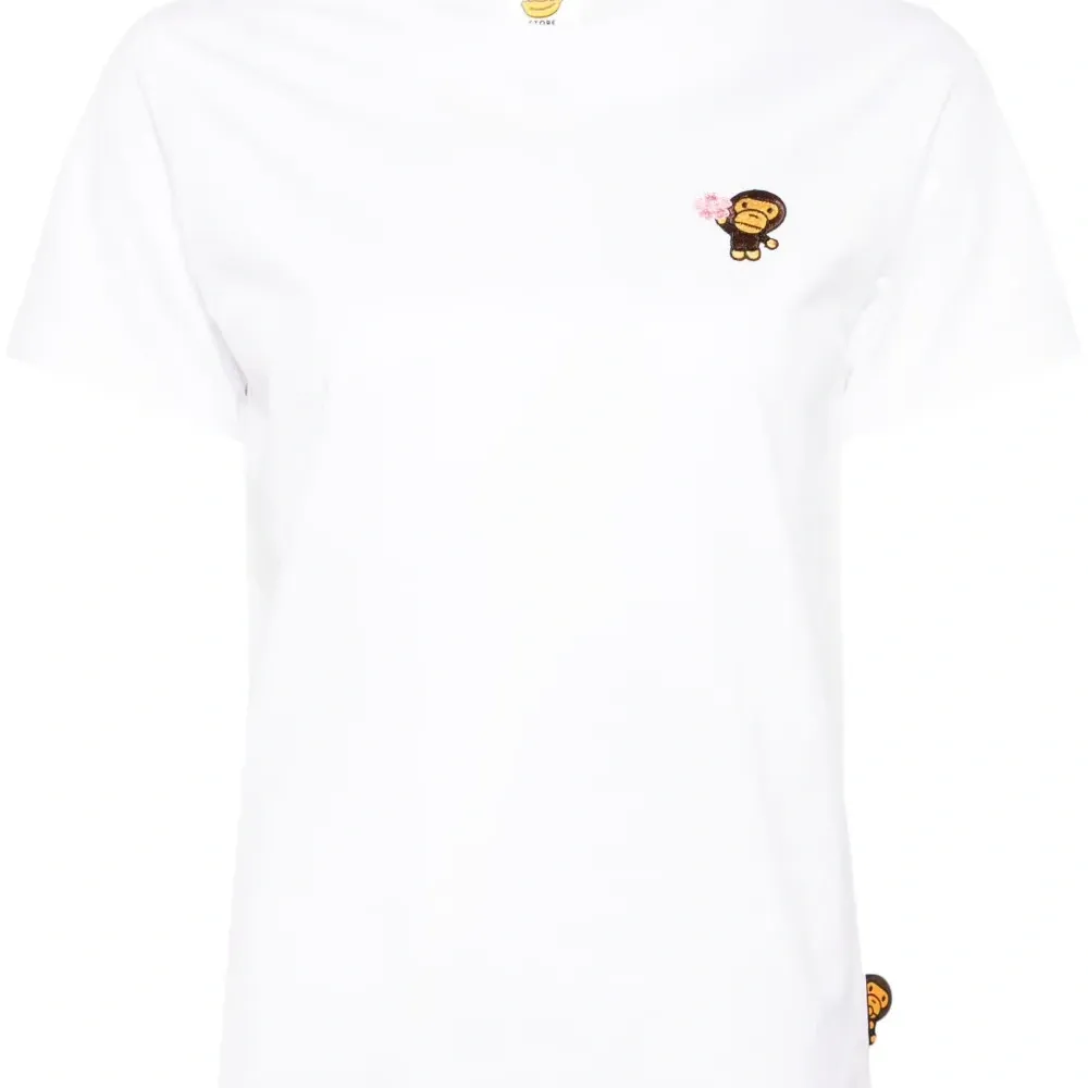 Футболка с вышитым логотипом