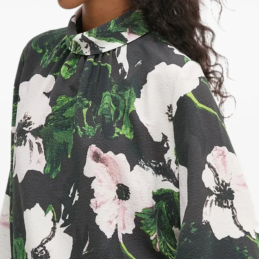 Блузка с цветочным принтом