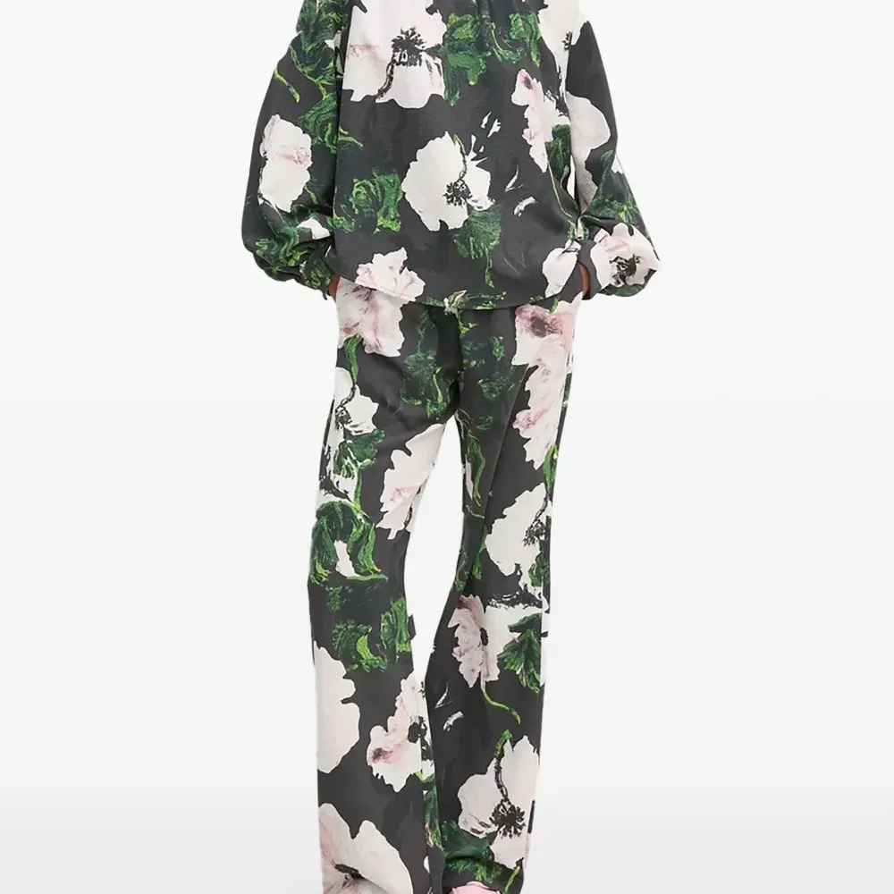 Блузка с цветочным принтом