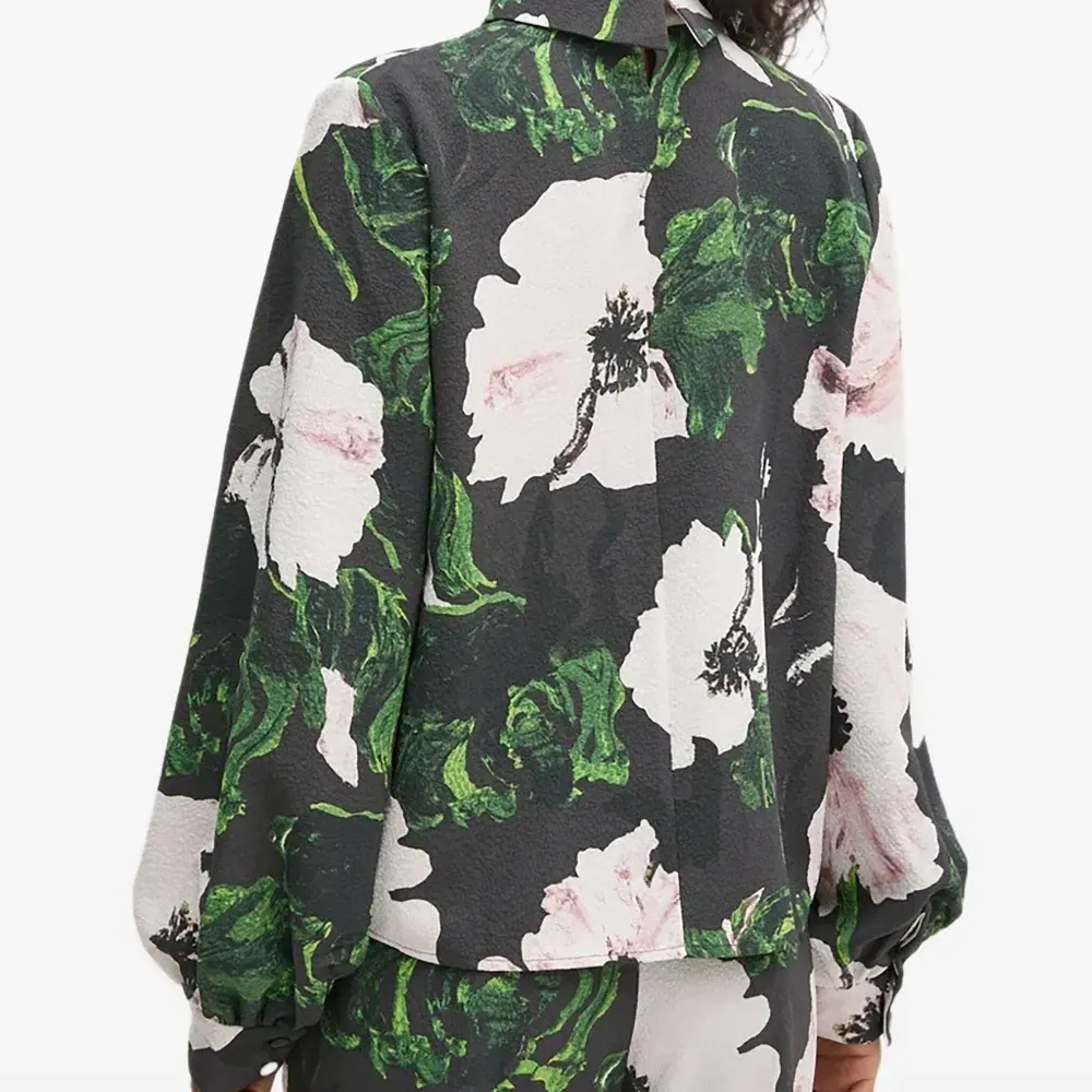 Блузка с цветочным принтом