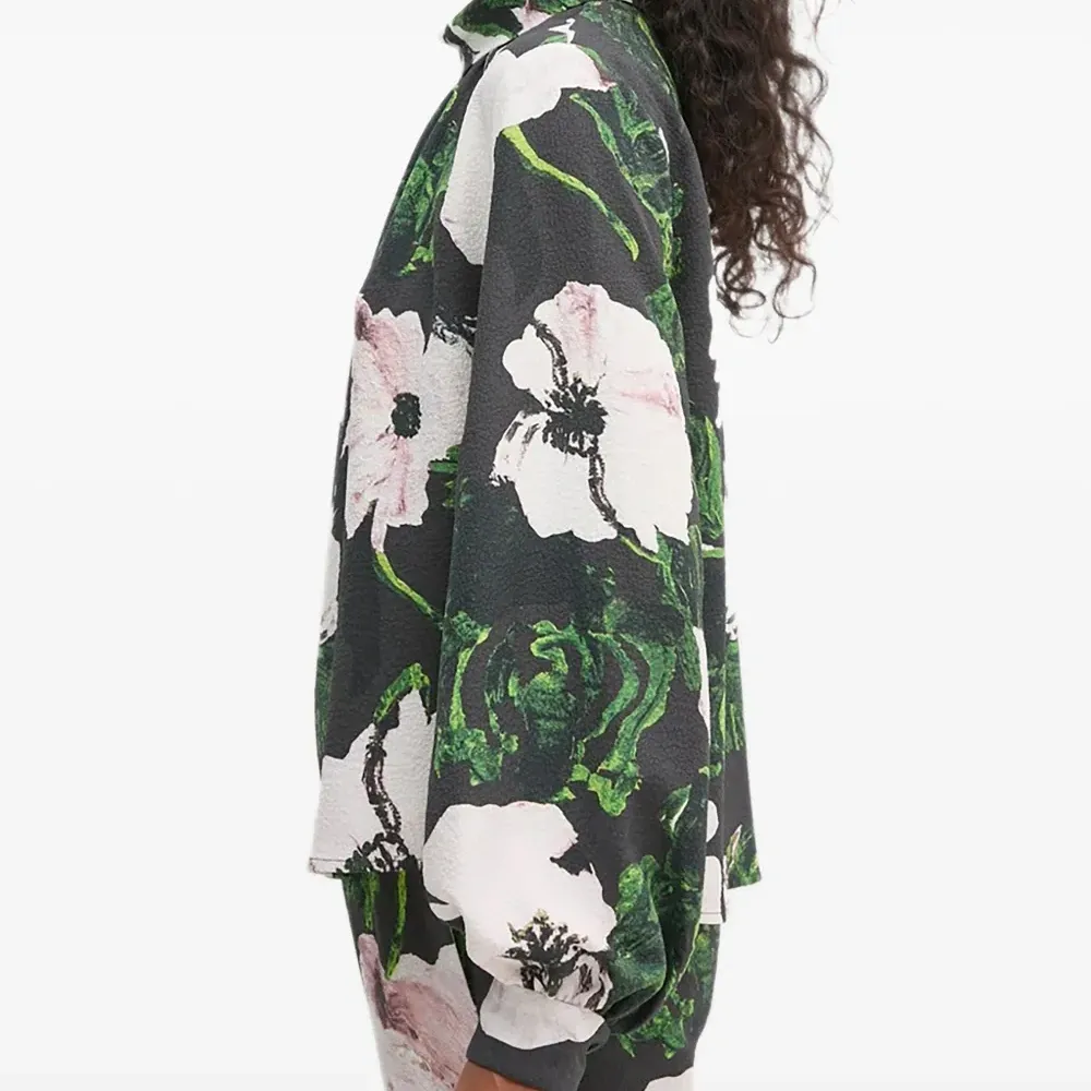 Блузка с цветочным принтом