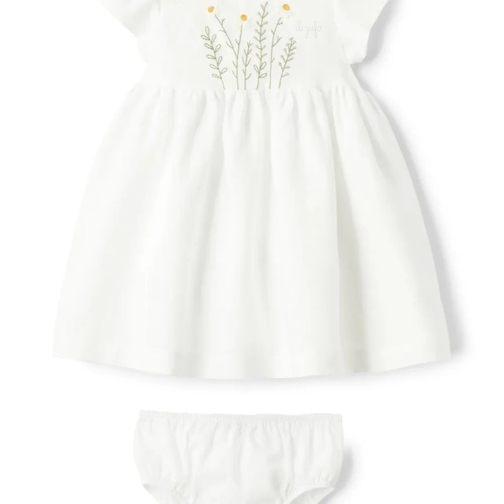 Льняное платье с вышивкой