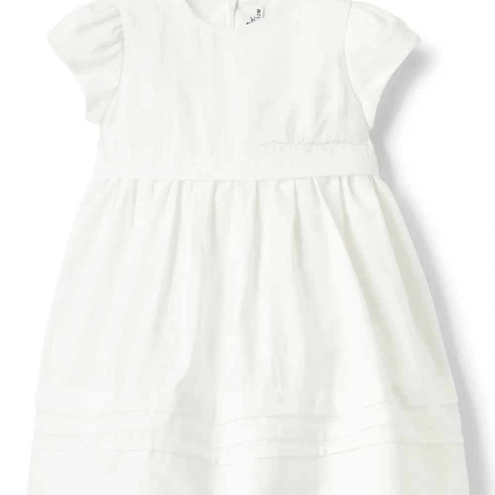 Платье с вышивкой