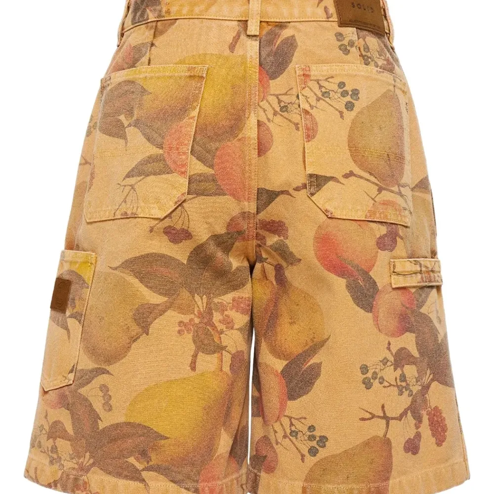 Джинсовые шорты с принтом