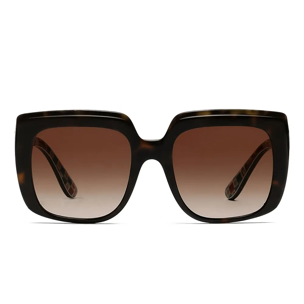 Солнцезащитные очки в квадратной оправе