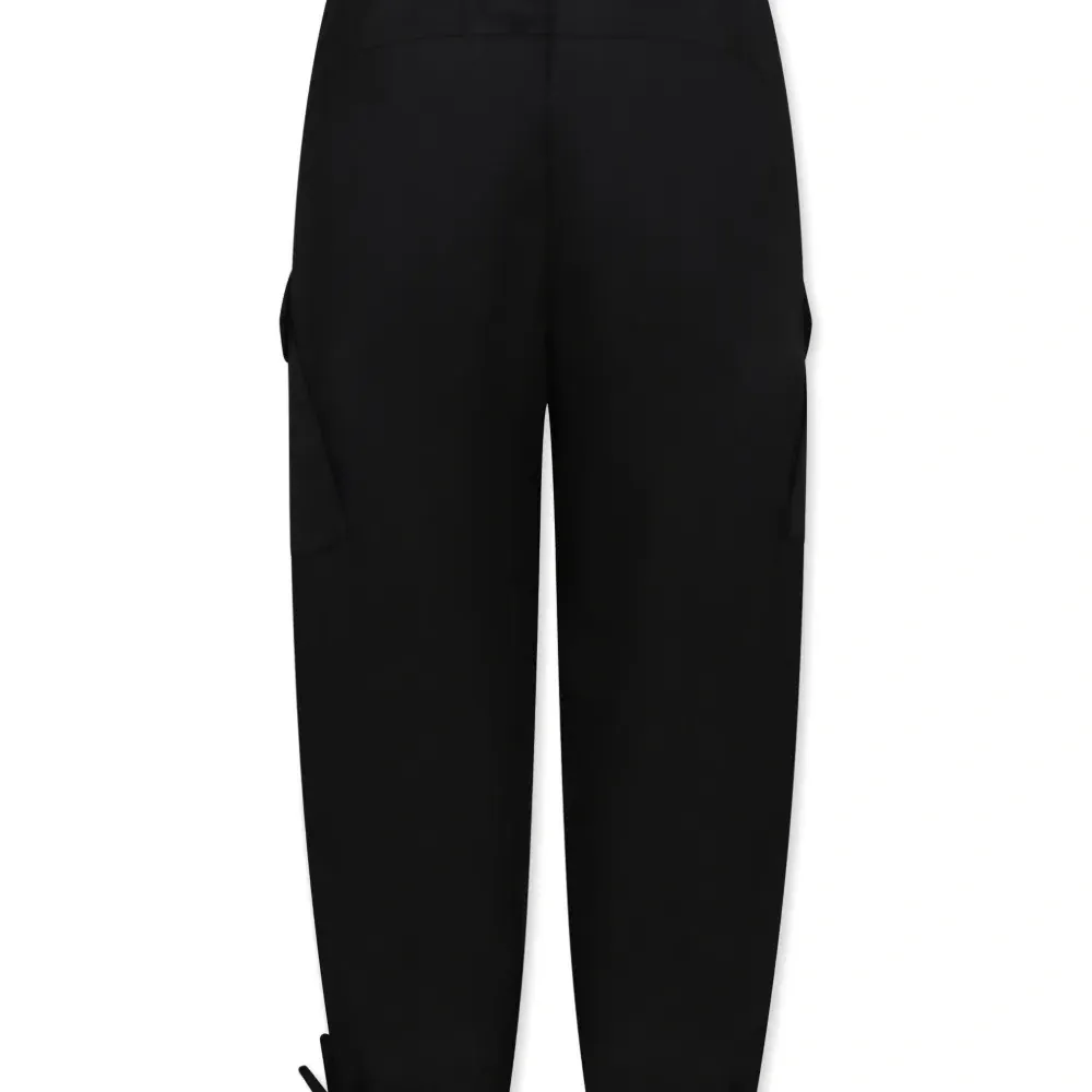 Брюки с вышитым логотипом