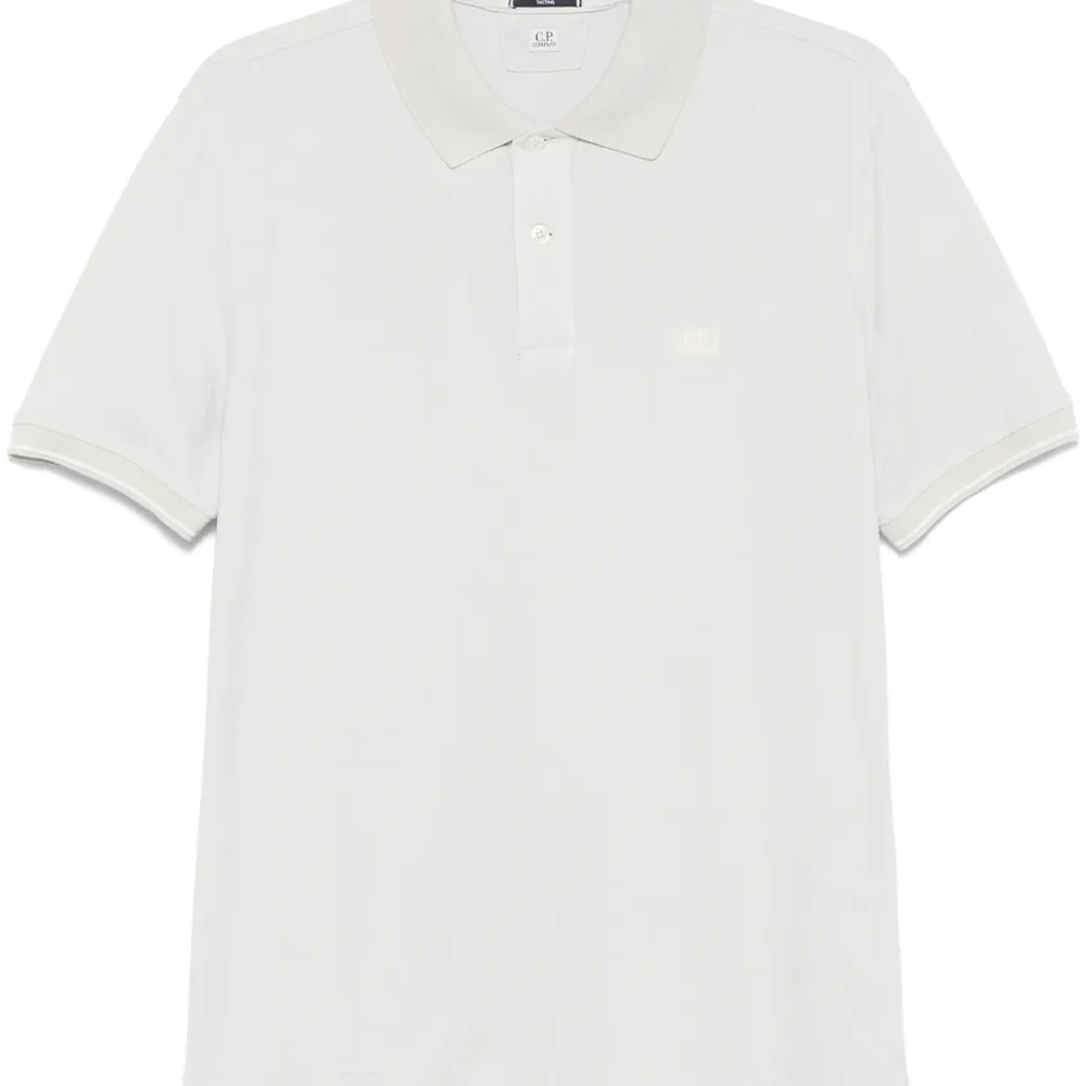 Рубашка поло с вышитым логотипом