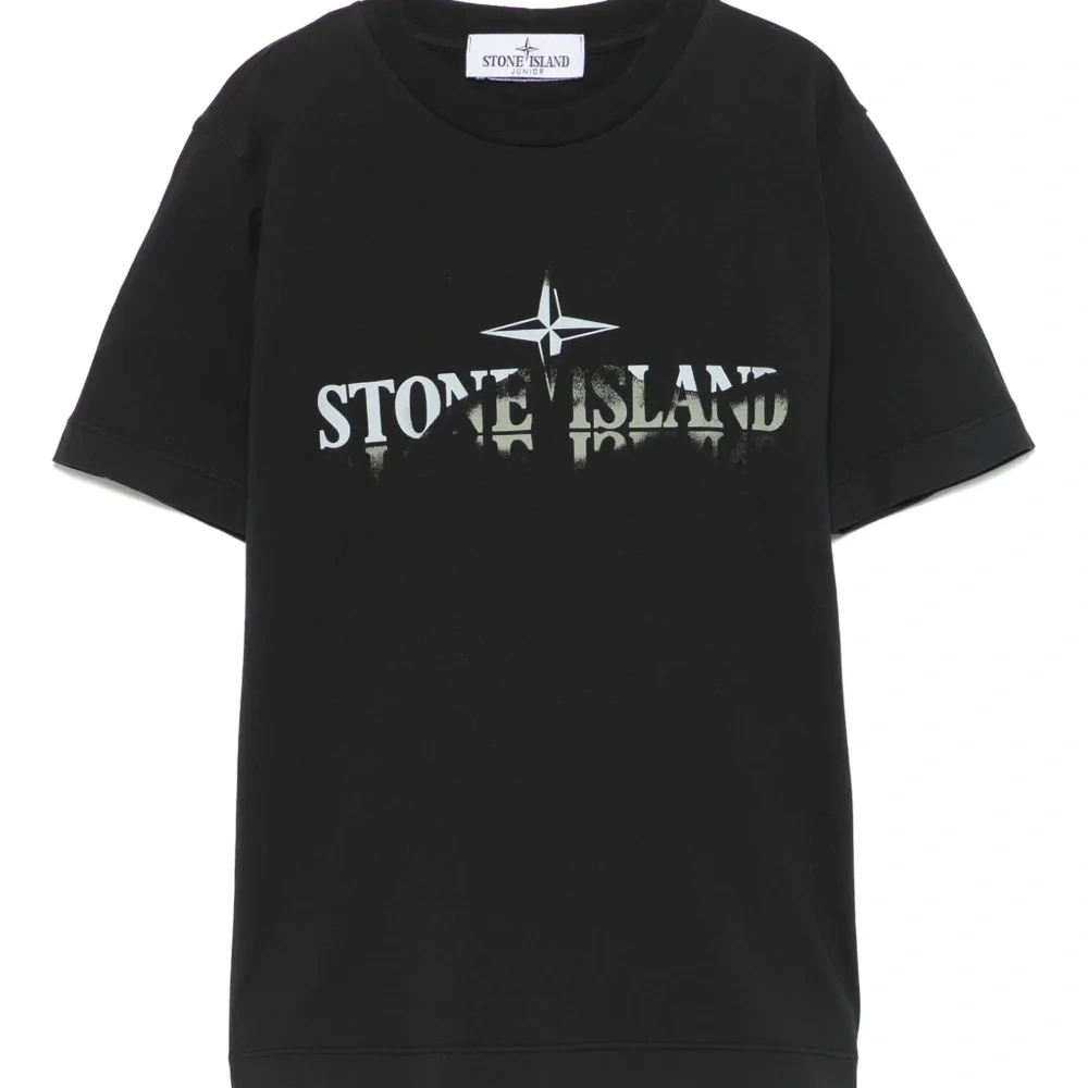 Футболка с логотипом