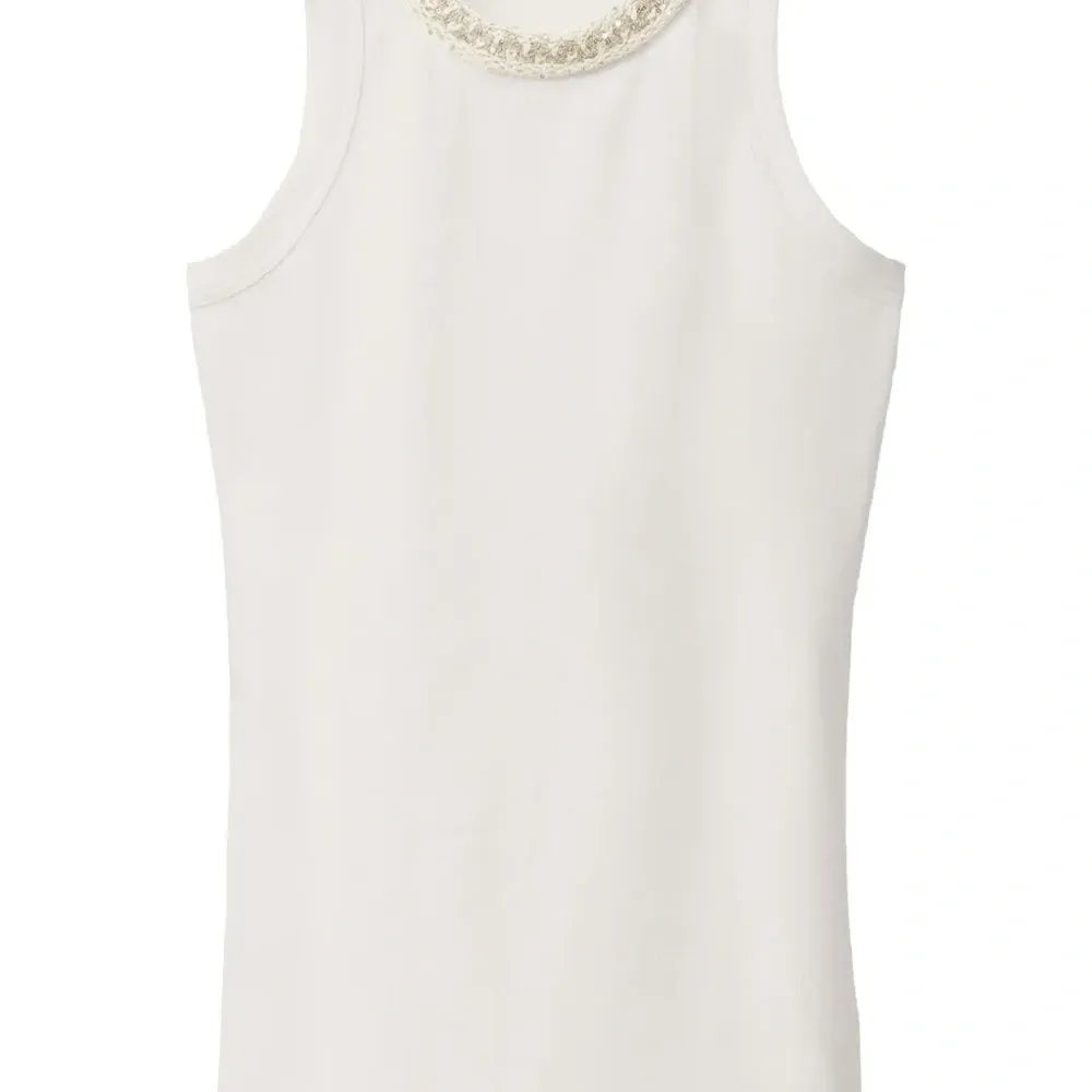 Топ с вышивкой