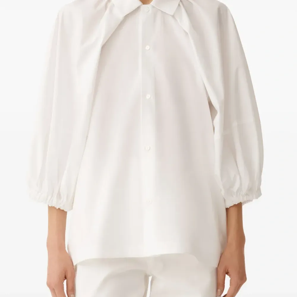 Блузка с объемными рукавами Блузка с объемными рукавами