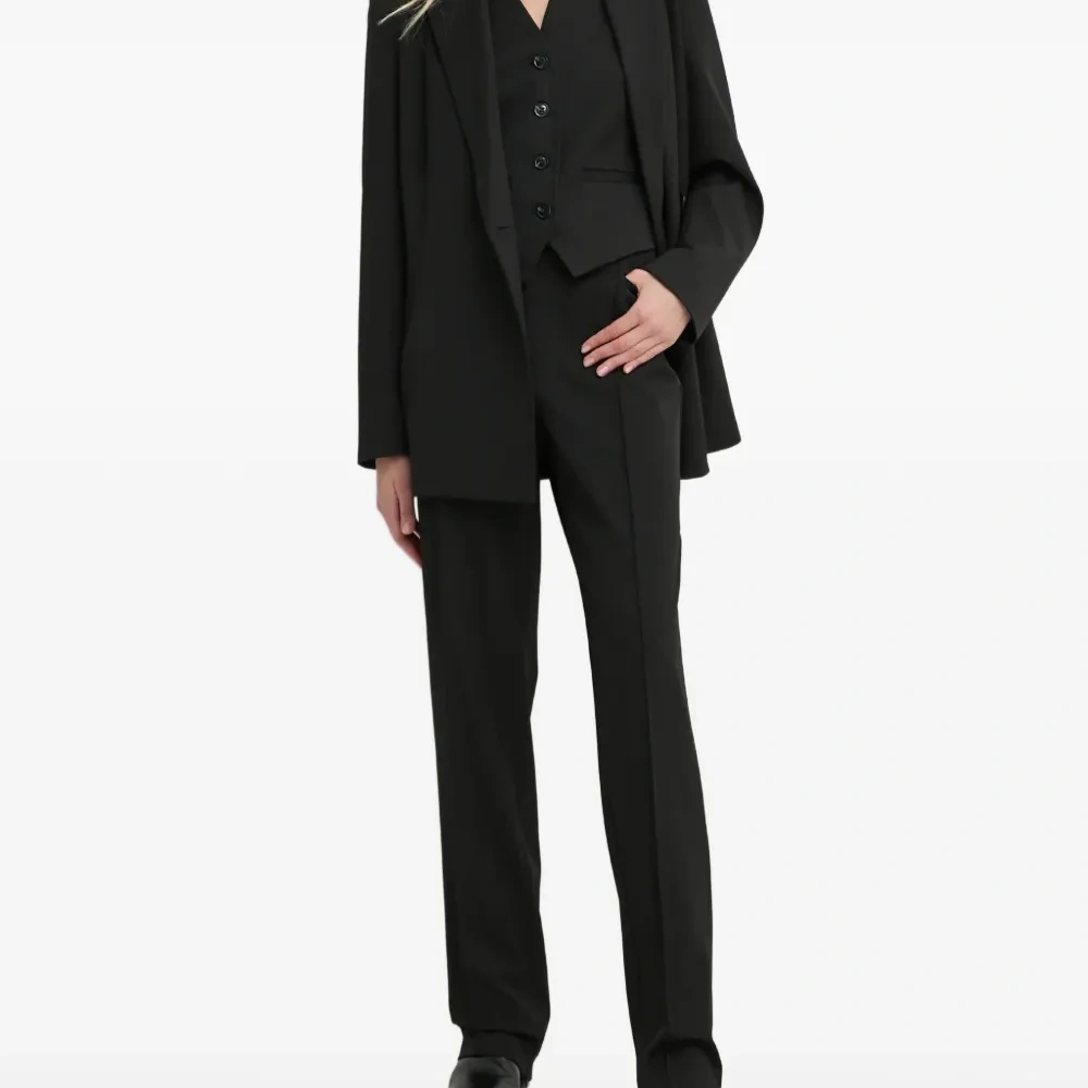 Топ с V-образным вырезом и пуговицами