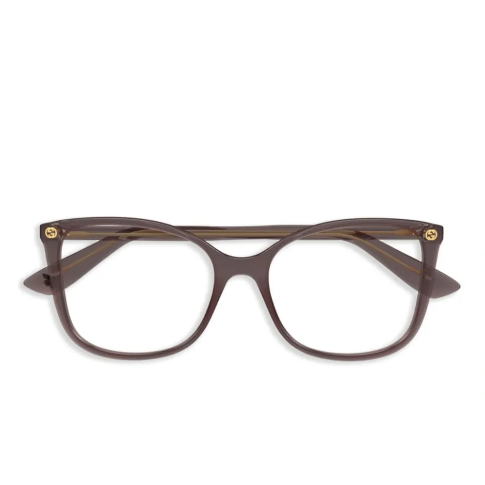 Очки в оправе 'кошачий глаз'