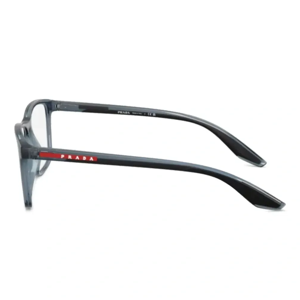 Очки в квадратной оправе