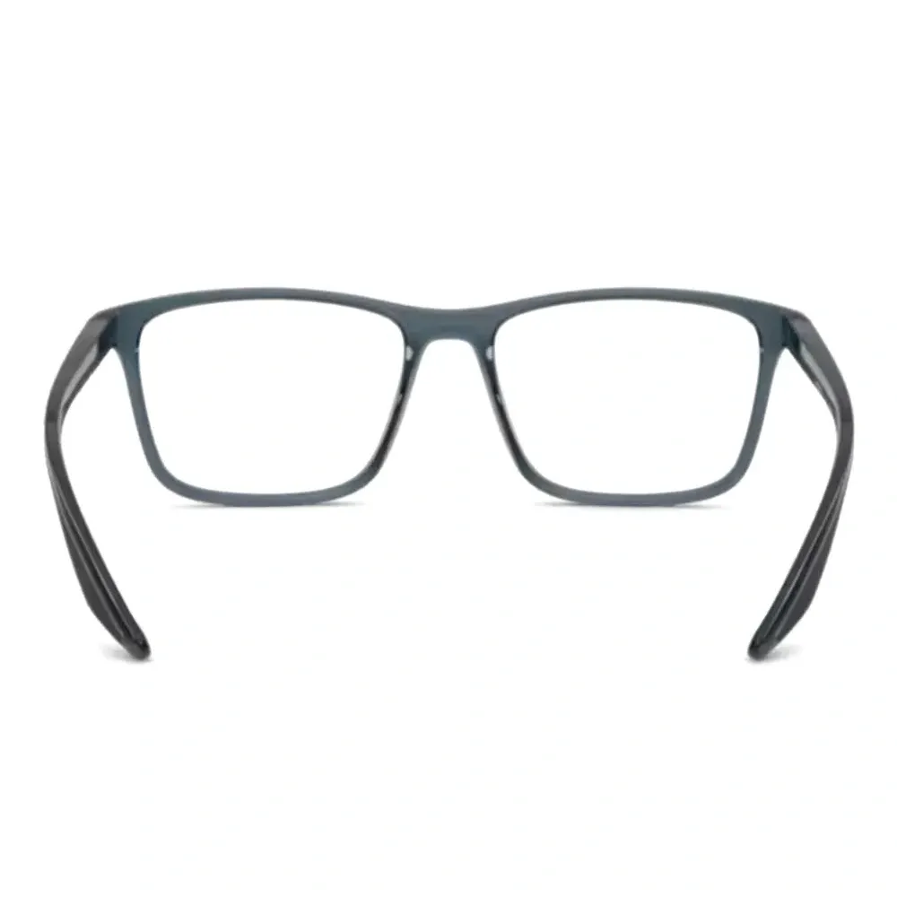 Очки в квадратной оправе