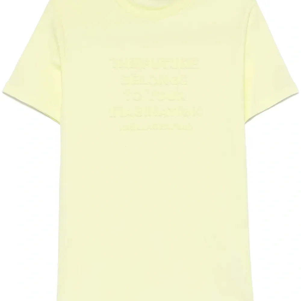 Футболка с тисненой надписью