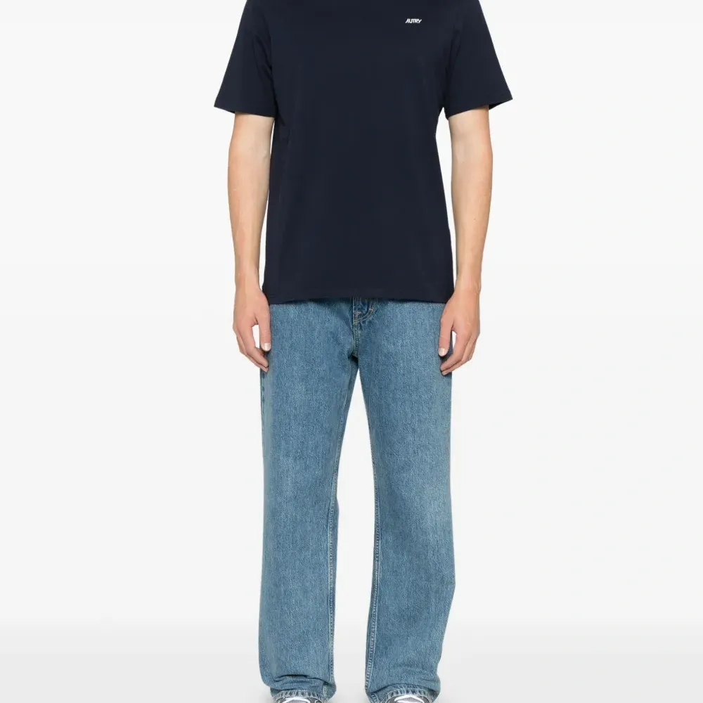 Футболка с круглым вырезом