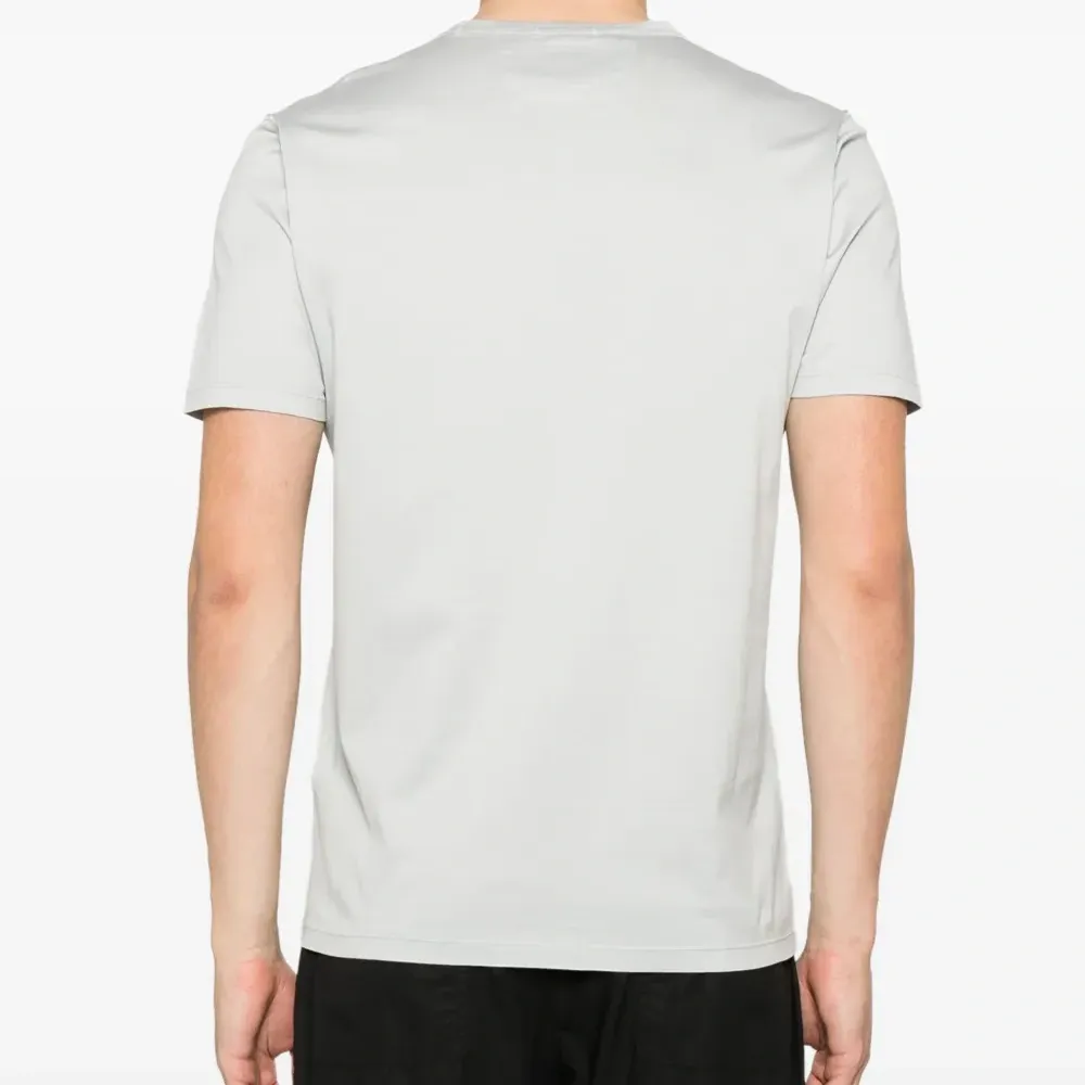 Футболка с нашивкой-логотипом