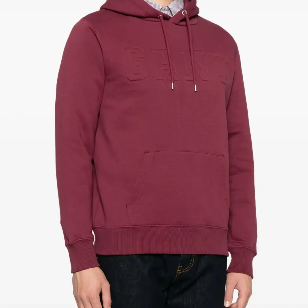 Худи с тисненым логотипом