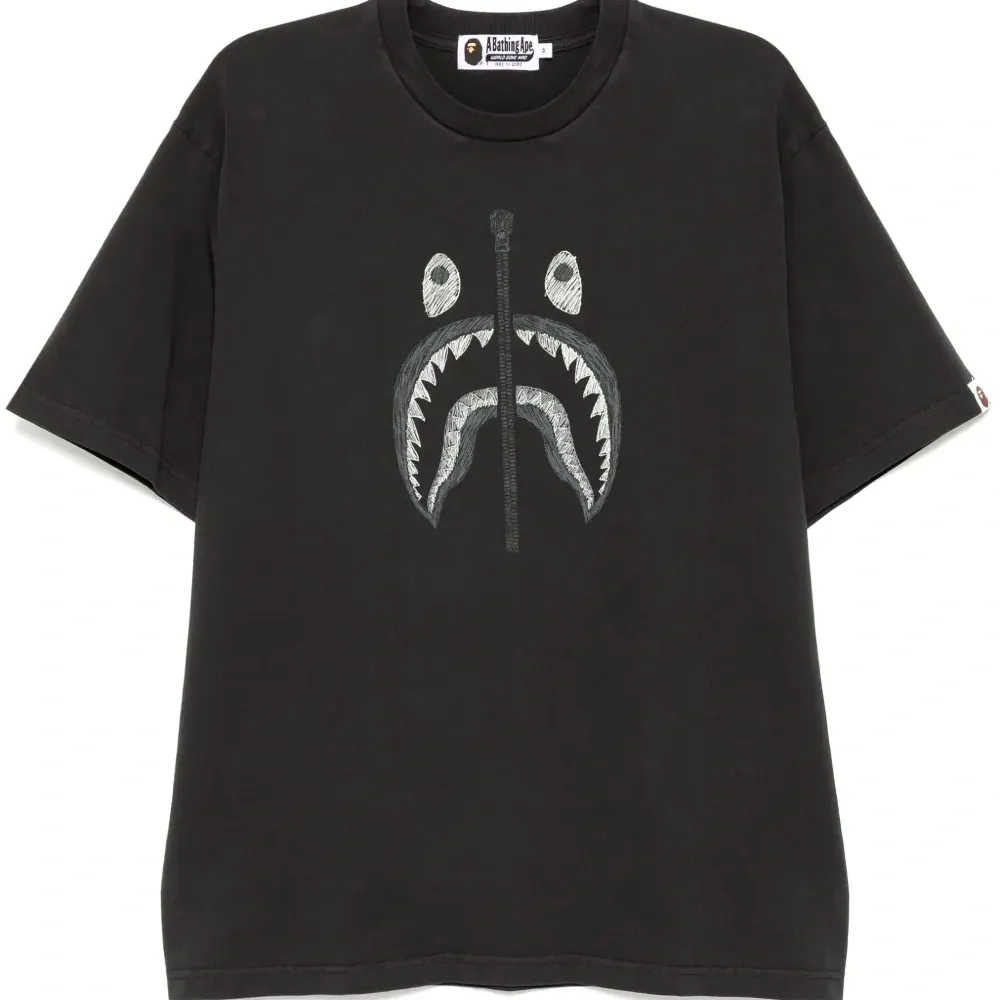 Футболка с логотипом