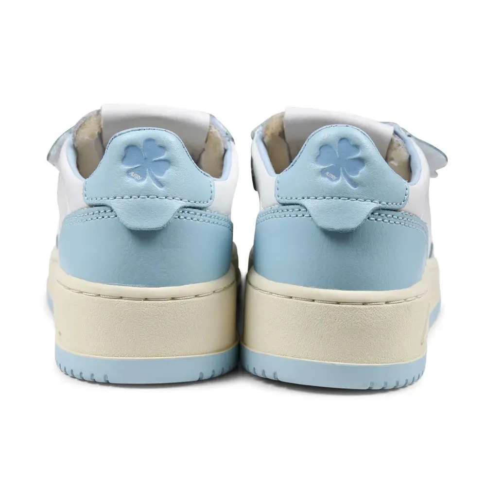 Кожаные кроссовки