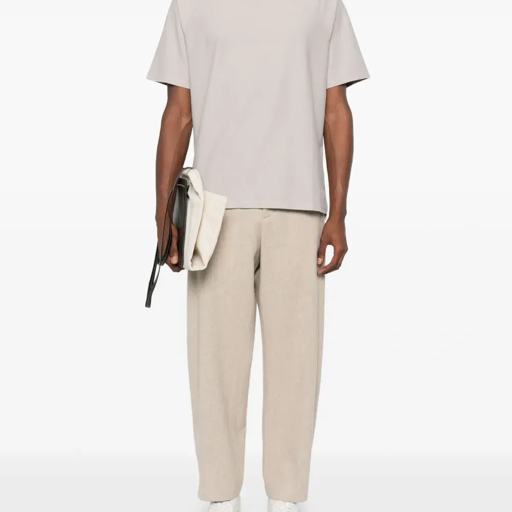 Футболка с круглым вырезом