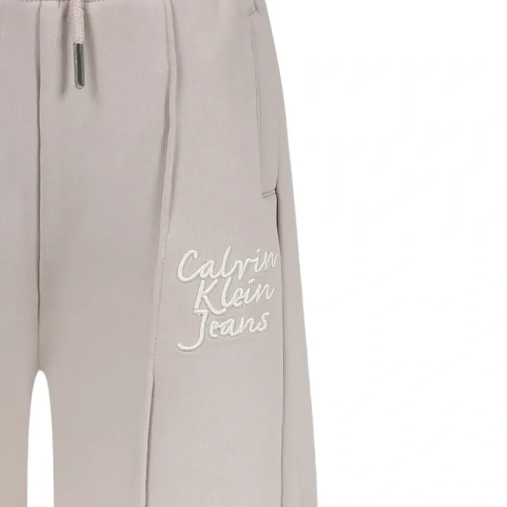 Брюки широкого кроя