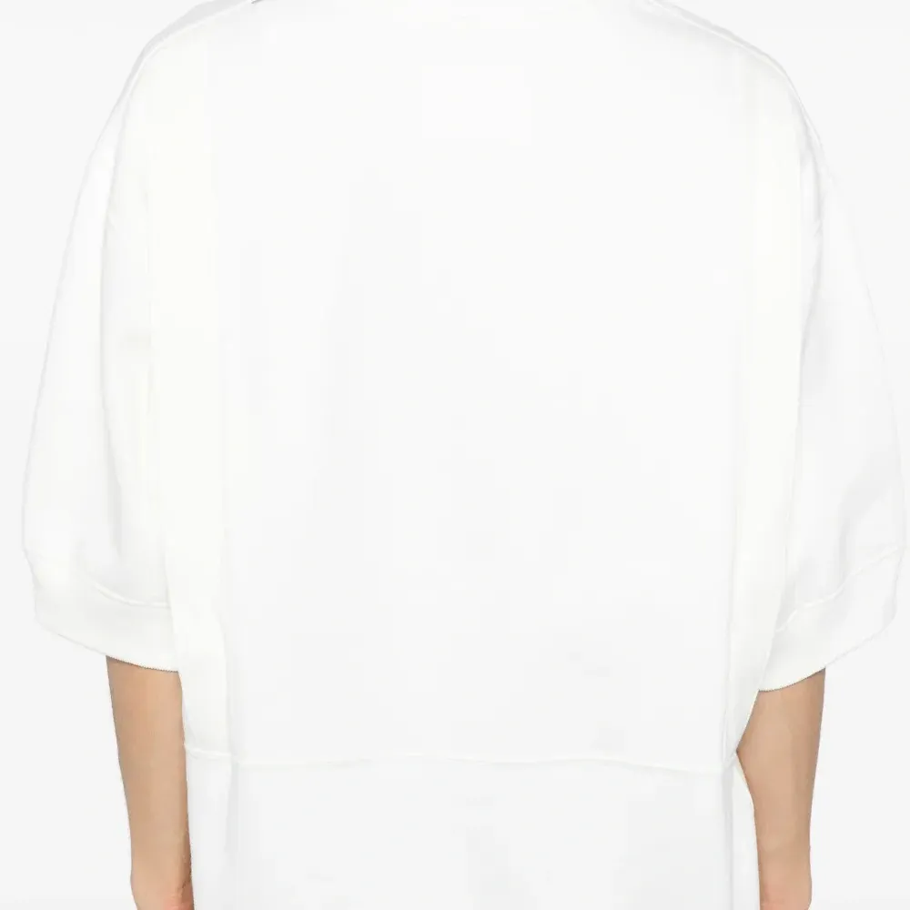 Футболка с круглым вырезом