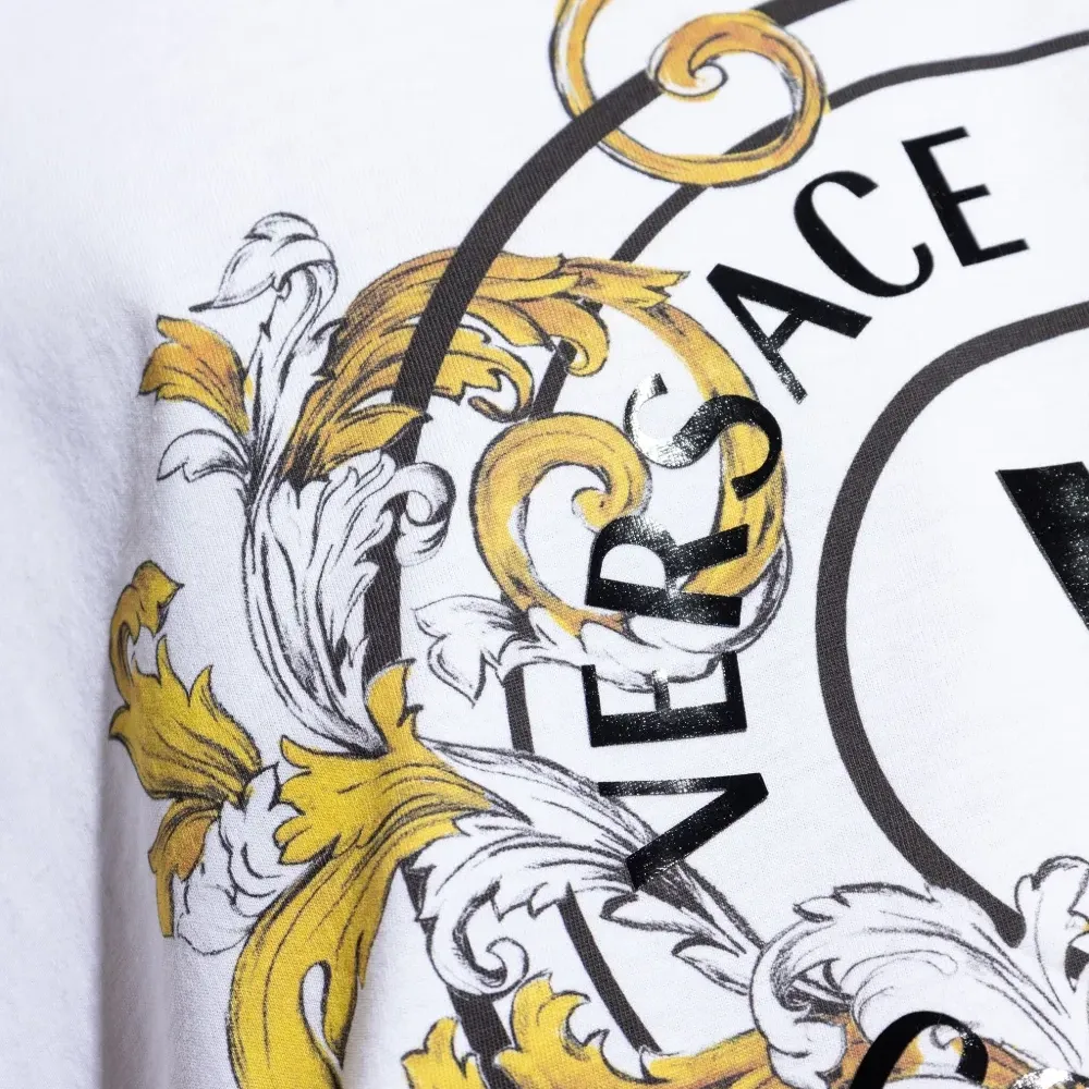 Футболка с круглым вырезом