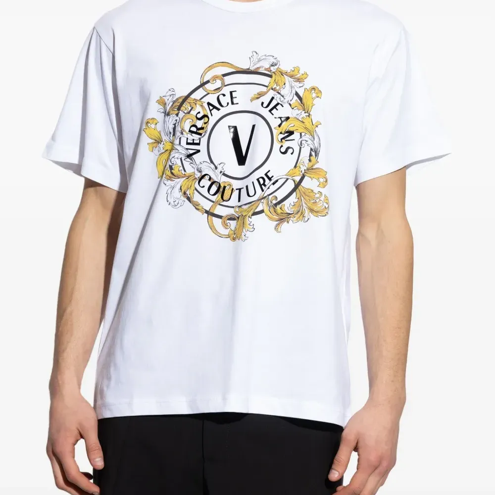 Футболка с круглым вырезом