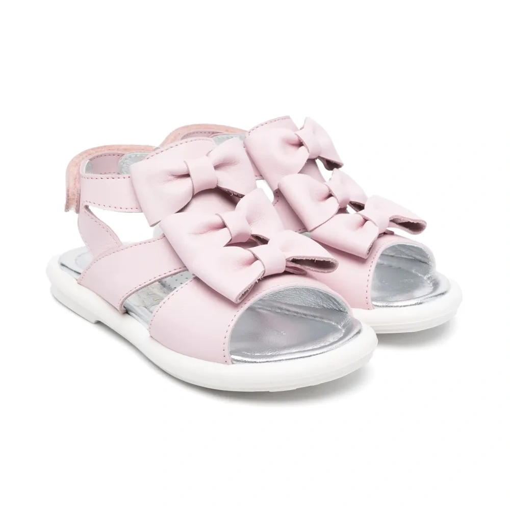 Сандалии с бантами