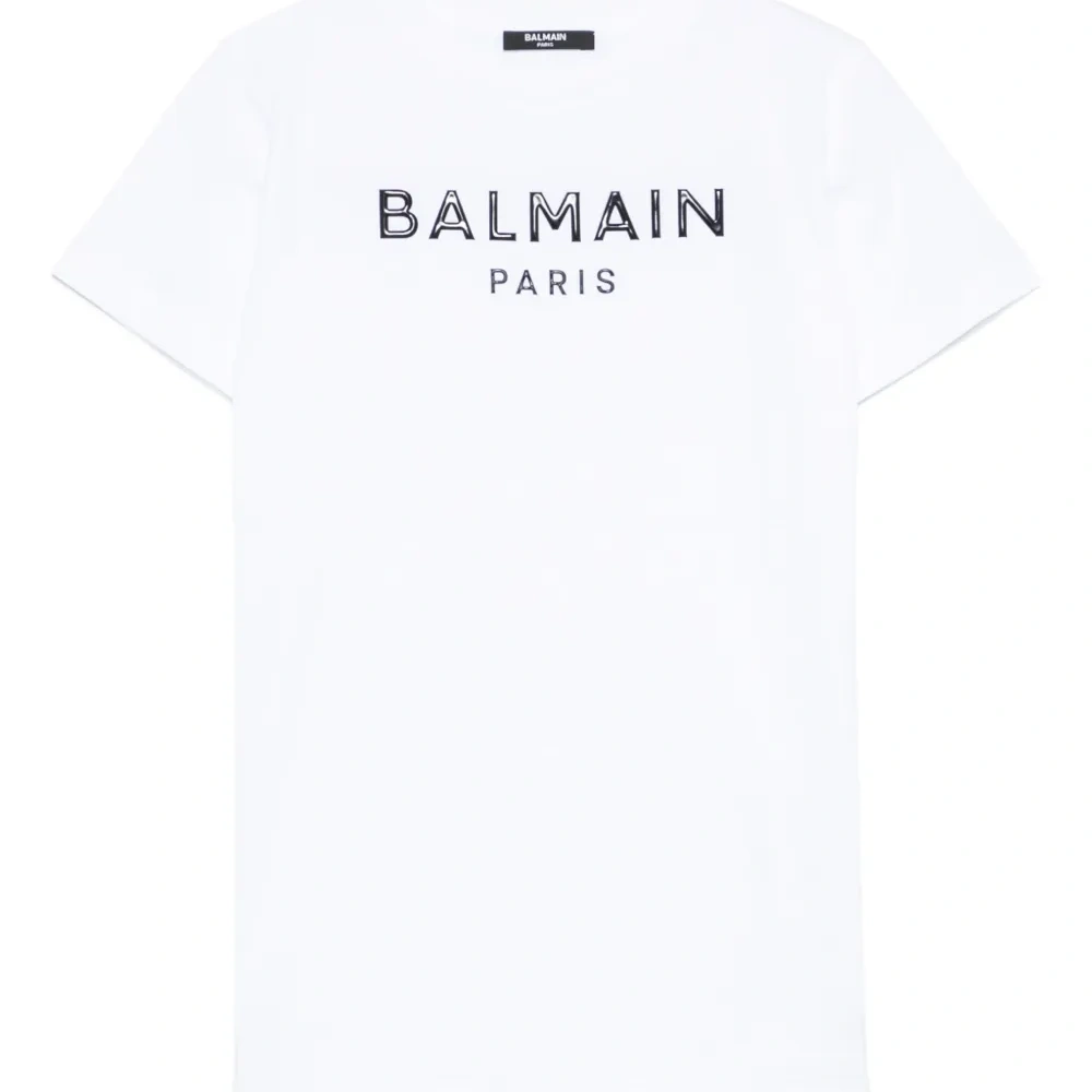 Футболка с логотипом