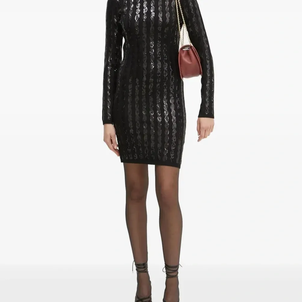 Платье мини с пайетками