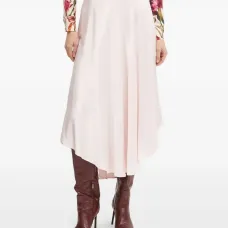 Атласная юбка асимметричного кроя