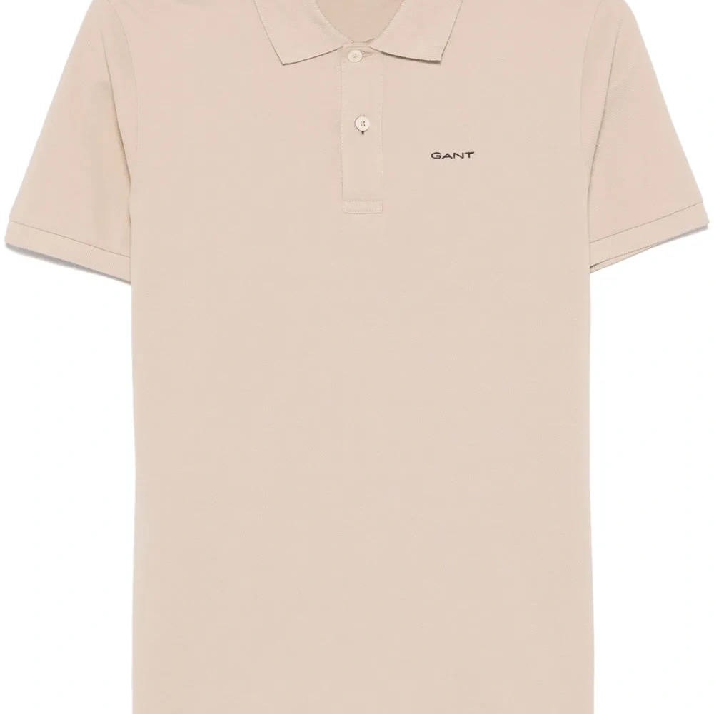 Рубашка поло с вышитым логотипом