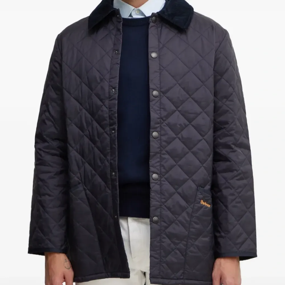 Стёганая утеплённая куртка Liddesdale с воротником из вельвета Стёганая утеплённая куртка Liddesdale с воротником из вельвета