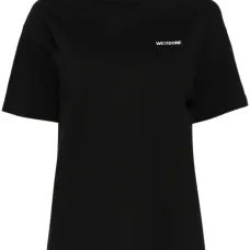 Футболка с вышитым логотипом