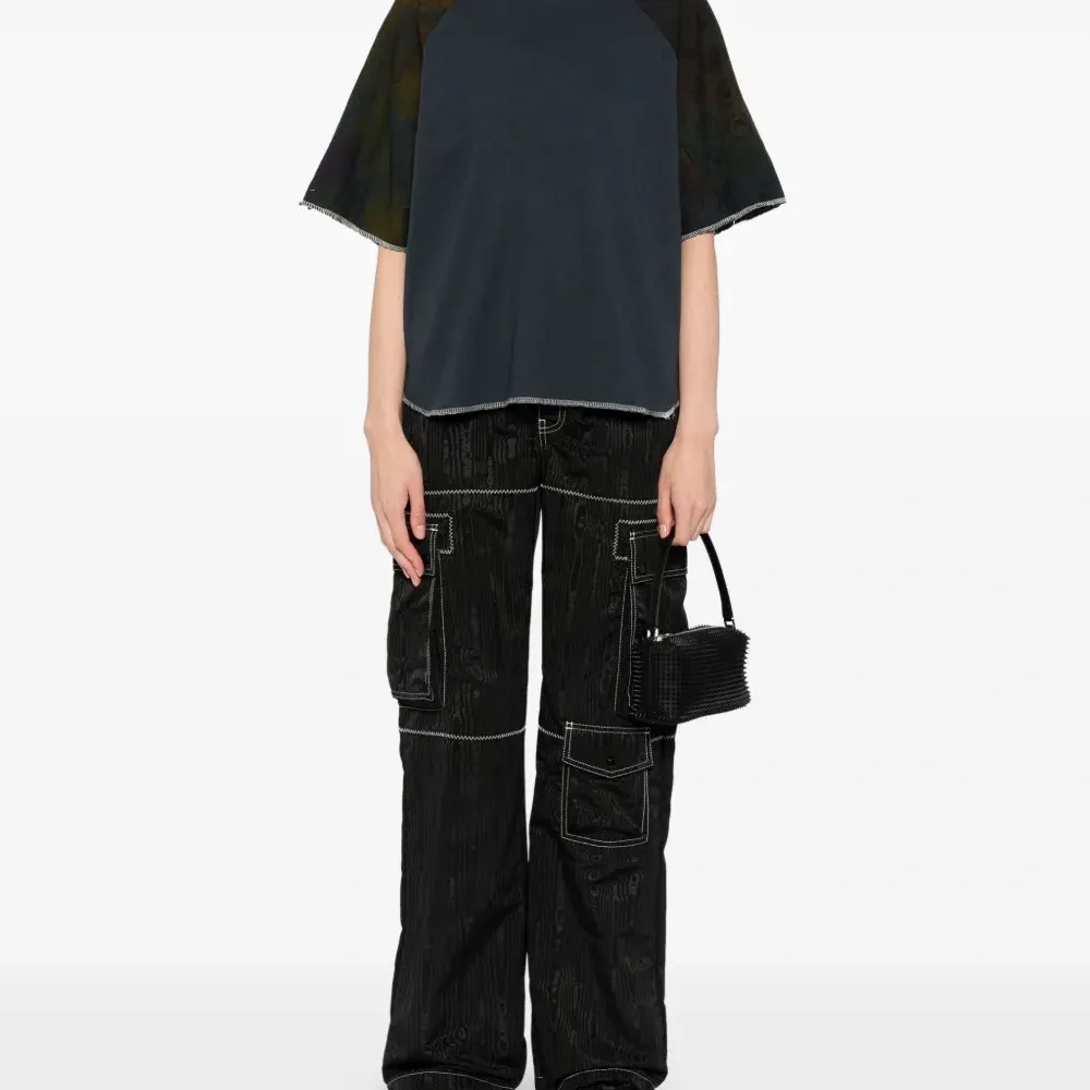 футболка с графичным принтом футболка с графичным принтом