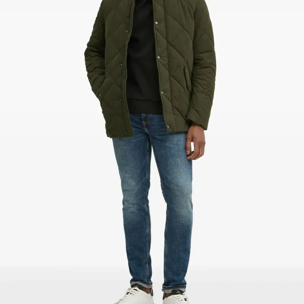 Толстовка с вышитым логотипом