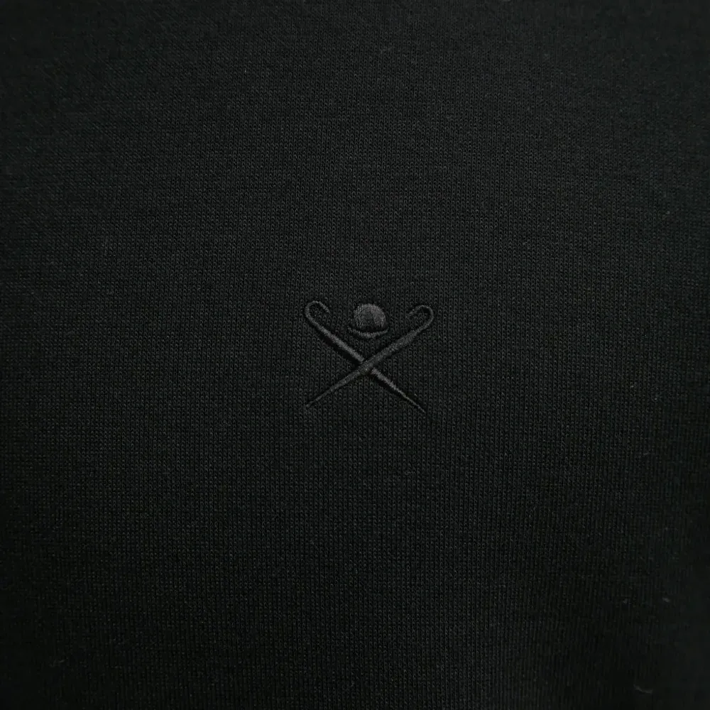 Толстовка с вышитым логотипом