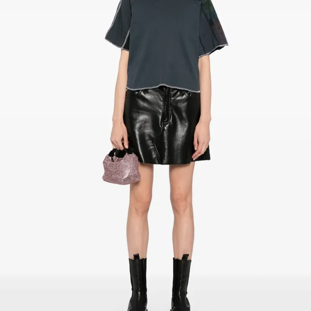 футболка с графичным принтом футболка с графичным принтом