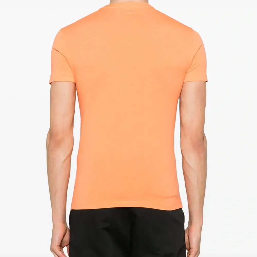 Футболка с круглым вырезом