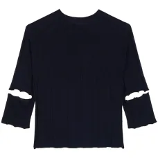 Свитер с вырезами