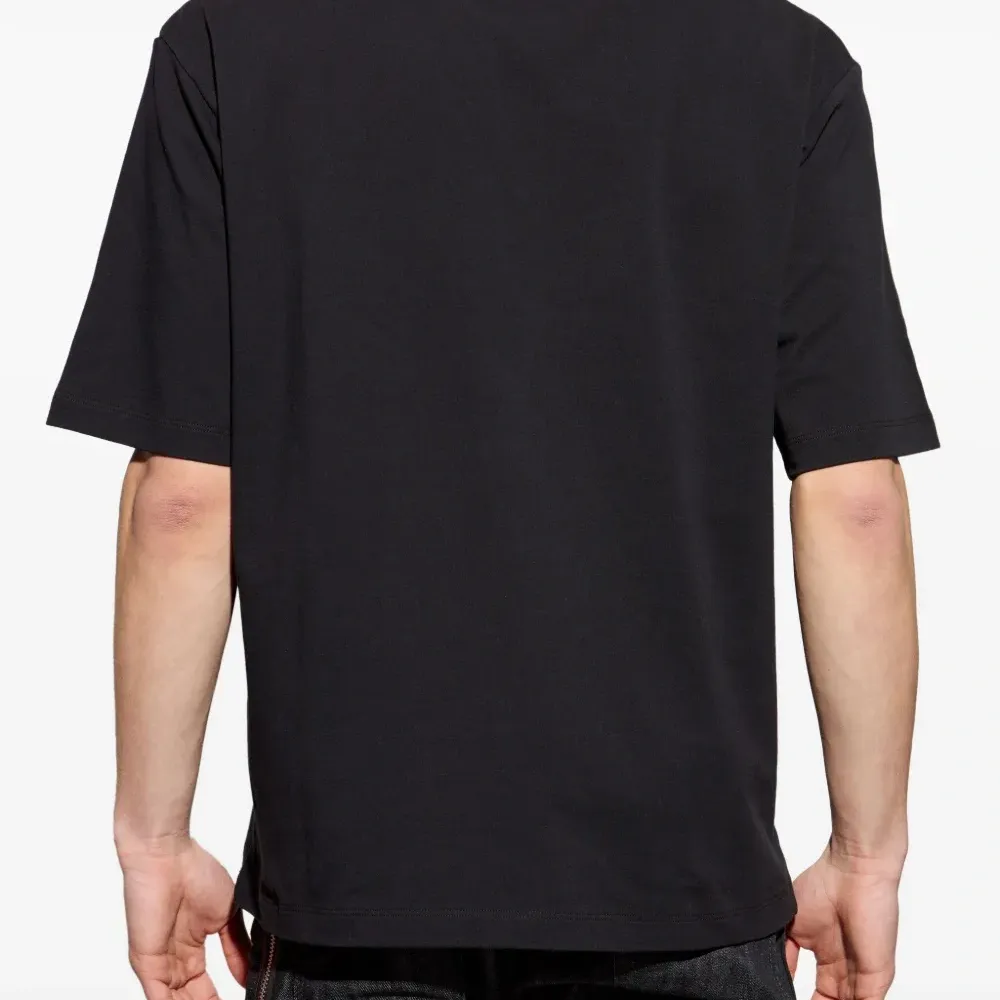 Футболка с логотипом