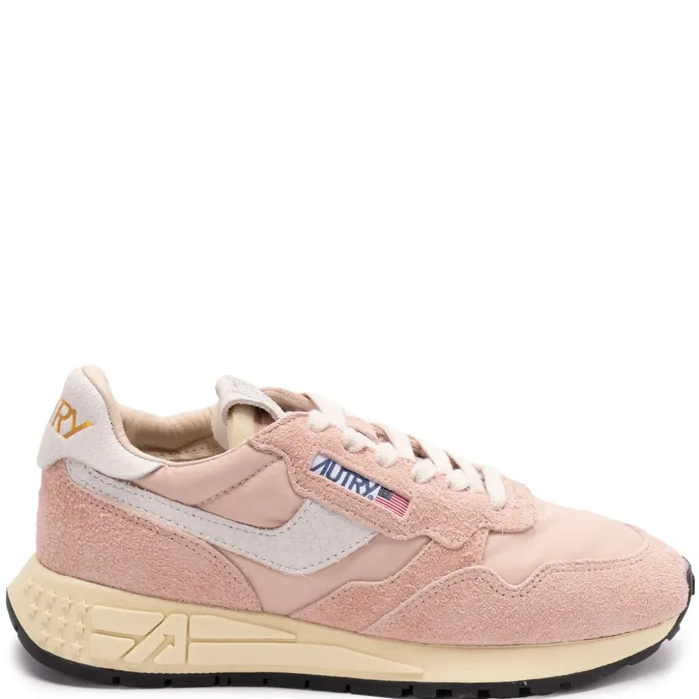 Кроссовки с логотипом