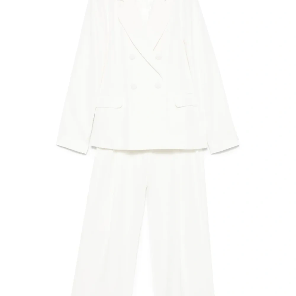 Костюм с двубортным пиджаком