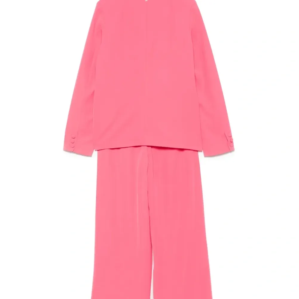 Костюм с двубортным пиджаком