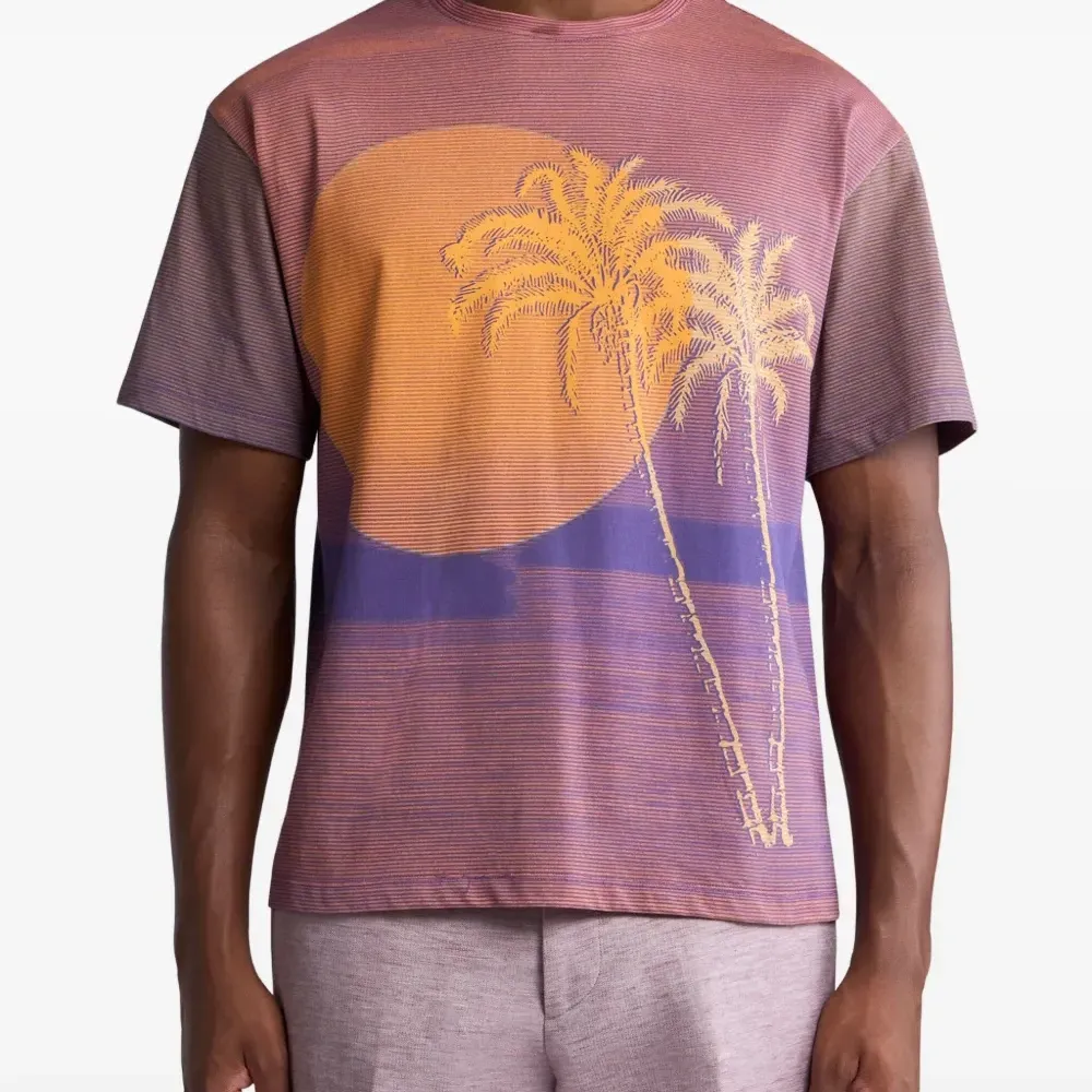 Футболка с принтом Футболка с принтом