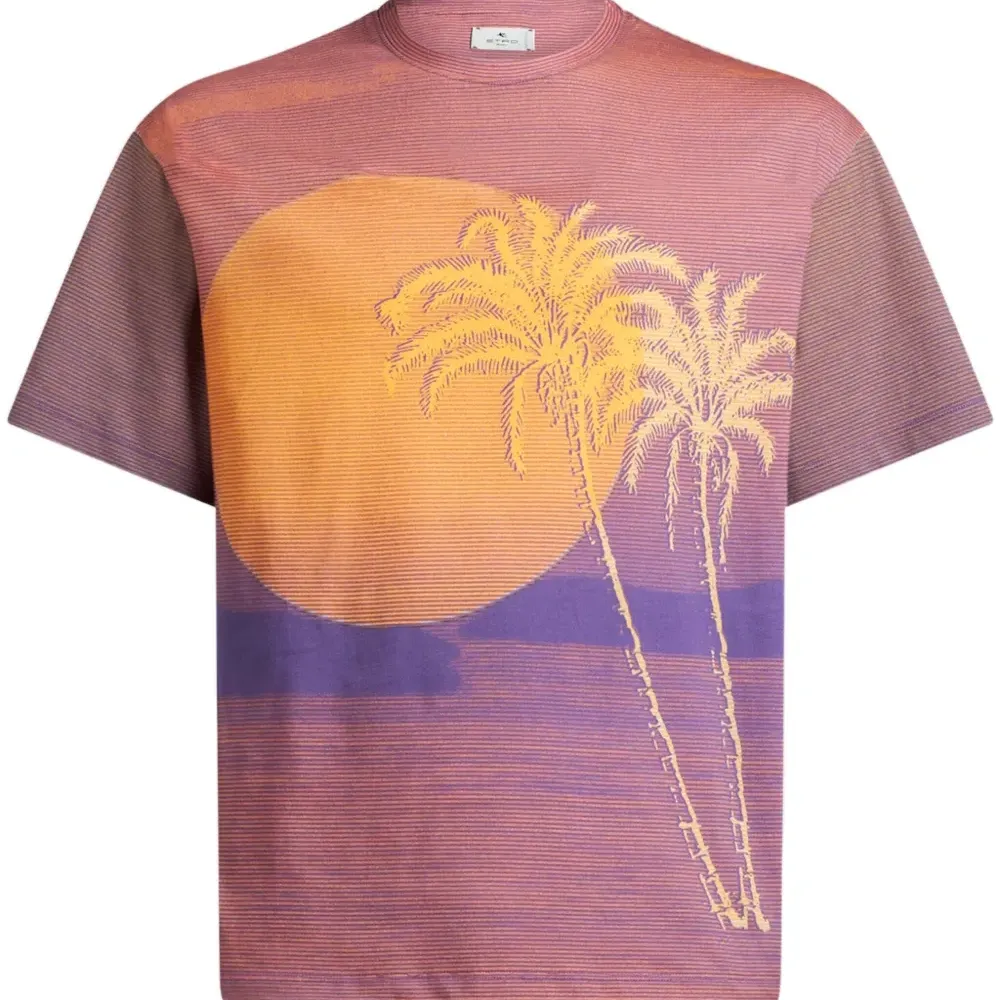 Футболка с принтом Футболка с принтом