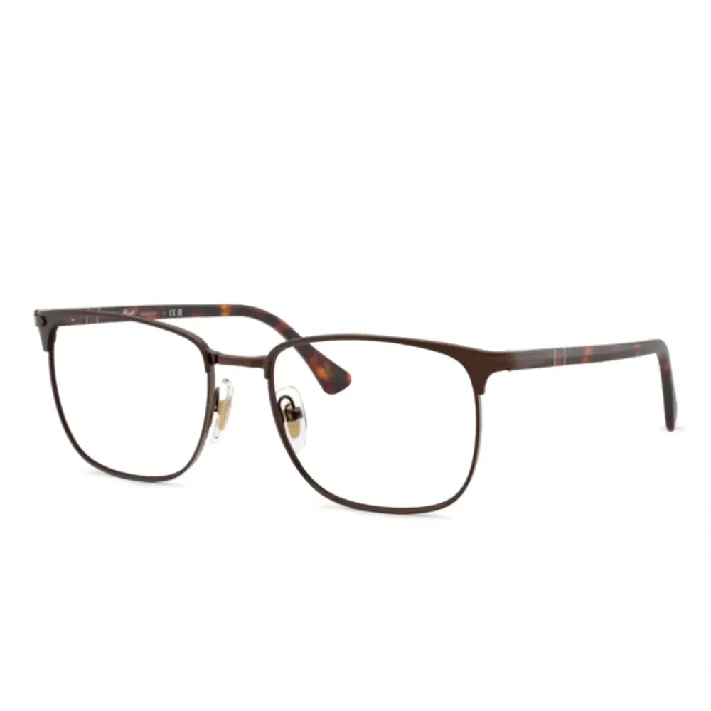 Очки в квадратной оправе